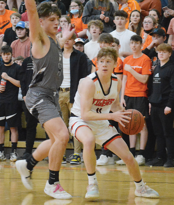 Elkins’ Harper and Miller, BU’s Hurst earn allBig 10 firstteam